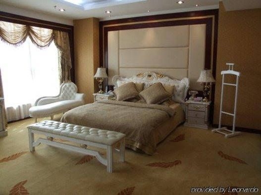 Joyfull International Hotel0