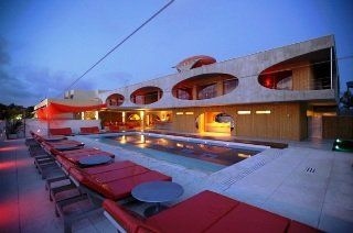 Cocoon Hotel & Lounge0
