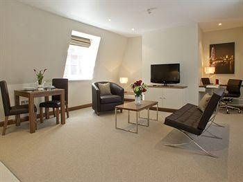 Suffolk Lane Apartment by BridgeStreet4