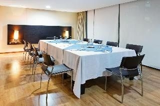 Holiday Inn Express Medellin3
