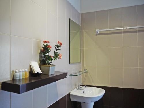 คานาล รีสอร์ท (Canal Resort)1