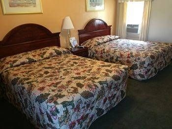 Howards Motel1