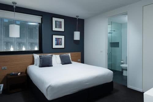 One-Bedroom Apartment with View