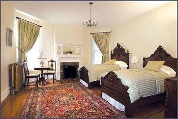 A Kingston Bed & Breakfast0