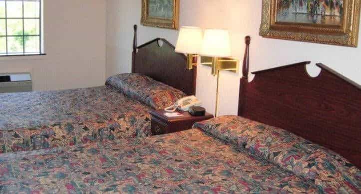 Country Hearth Inn - Fitzgerald