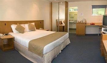 Paradise Hotel & Resort2