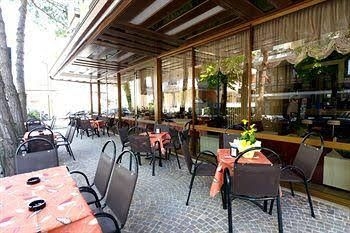 Hotel Trocadero0