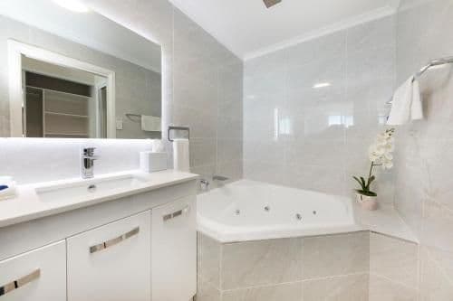 Three-Bedroom Penthouse Apartment 1 - Level 10