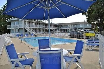 Riviera Motel2