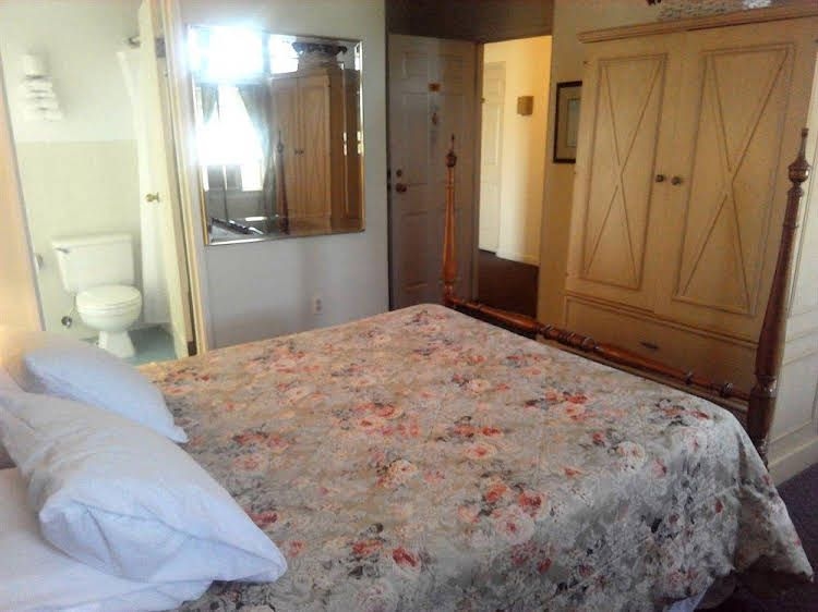 The Grenville Hotel and Restaurant1