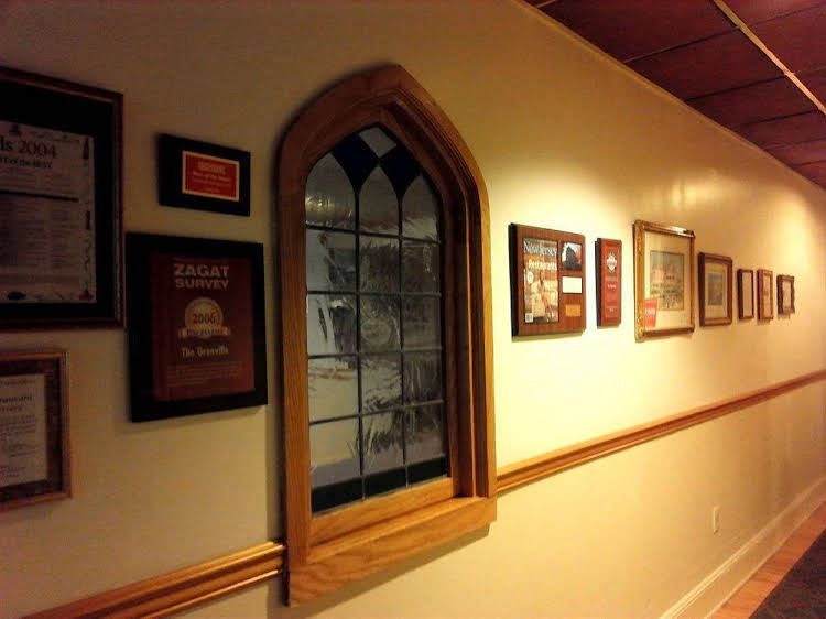 The Grenville Hotel and Restaurant0