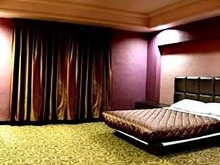 ริทซ์ โมเต็ล (Ritz Motel)0