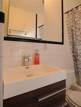 Harlem Deluxe Apartment C Harlem Deluxe Apartment C