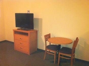 Circle 6 Motel1
