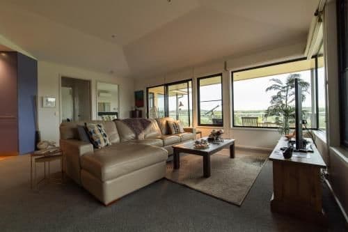 Luxury Apartment with Spa Bath - Top Floor