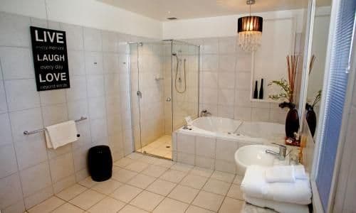 One-Bedroom Apartment with Spa Bath