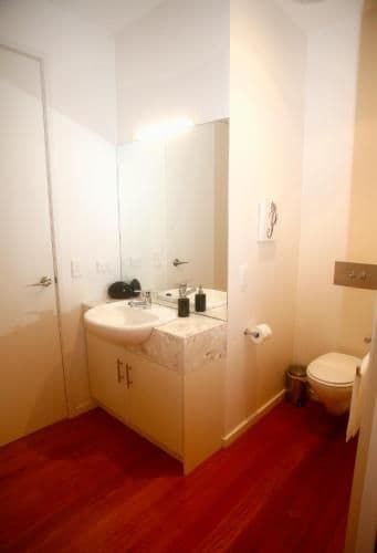 Luxury Apartment with Spa Bath - Top Floor