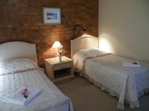 Executive Three-Bedroom Apartment - 24