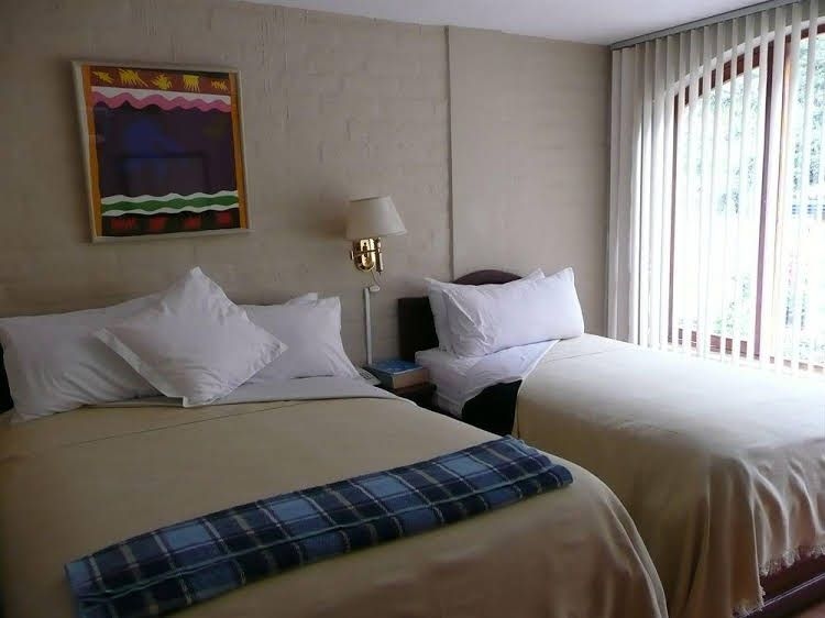 Volcano Hotel0