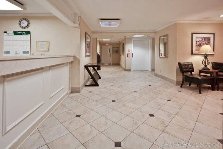 La Quinta Inn & Suites Tampa Fairgrounds - Casino La Quinta Inn & Suites Tampa Fairgrounds - Casino