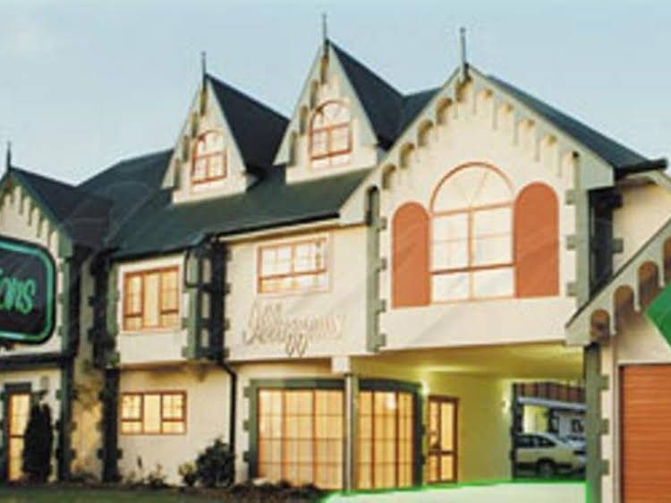 Illuzzions Motel1