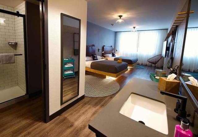 DOUBLE QUEEN SIZE BED