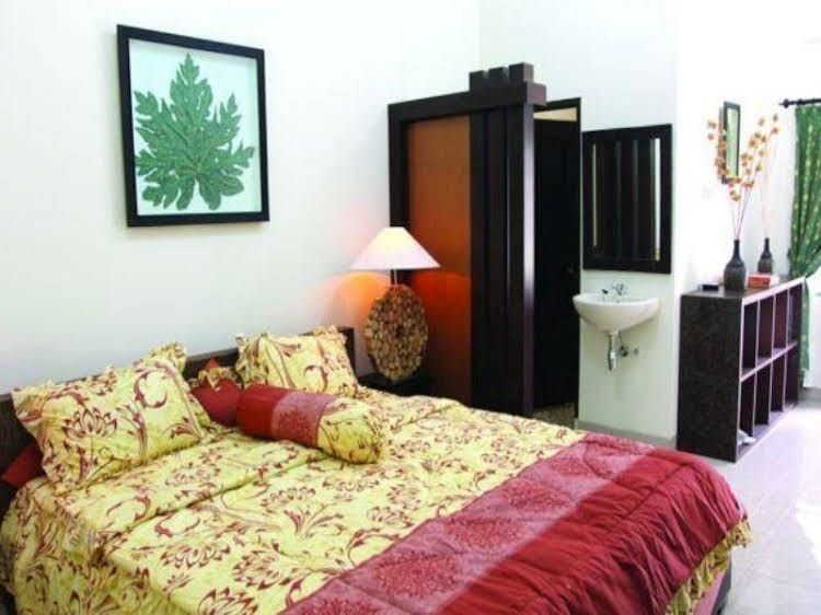 Pondok Villa Hotel0