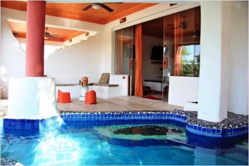 Queen Suite with Spa Bath