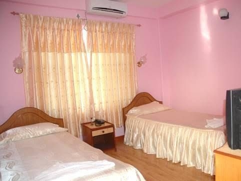 Hotel Himalayan Inn0