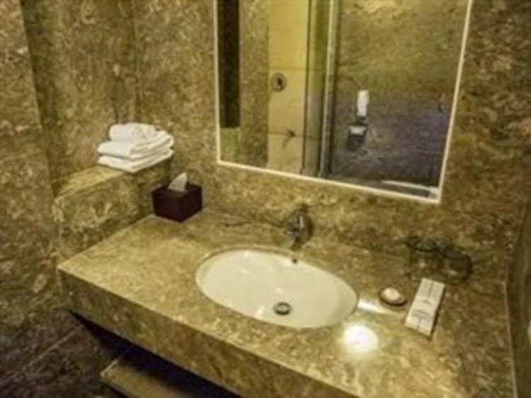 โรงแรมคราวน์ วิคตอเรีย ตูลันกากัง (Crown Victoria Hotel Tulungagung)4