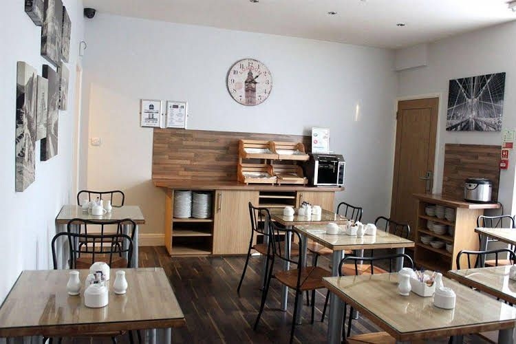 โรงแรมเชอริฟ (Sheriff Hotel)1