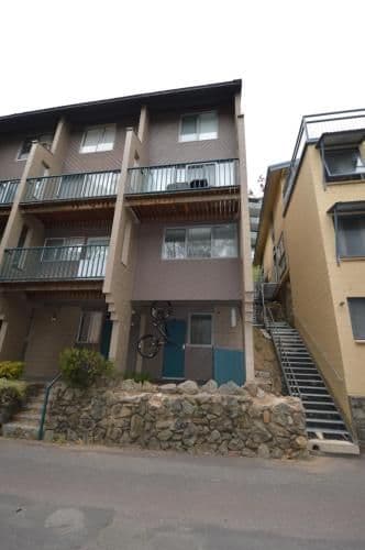 Warrina 12 - Three-Bedroom Apartment