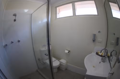 Twin Room (not pet friendly)
