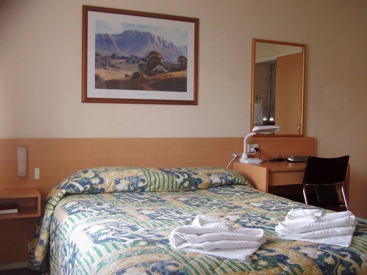 Sovereign Inn Cooma0