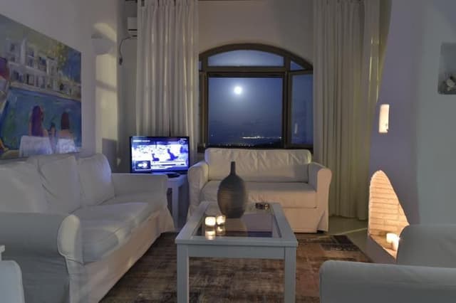 VILLA CAPACITY 4
