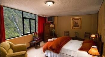 Hotel Puerta del Sol3