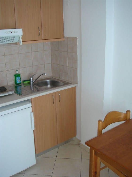 Flisvos Rooms0