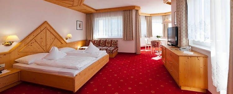 Hotel Royal0