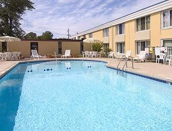 Days Inn Willoughby0