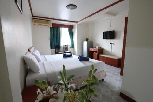Double and Single Bed in Triple Room
