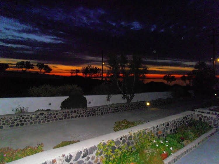 Hotel Paradisos Oia1