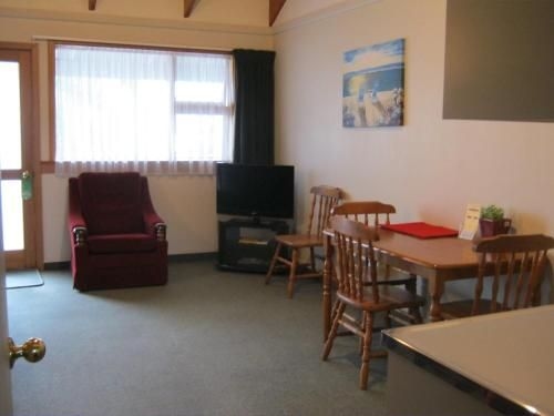 Blue Dolphin Motel1