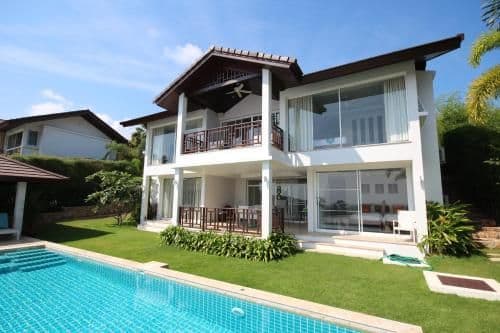 Three-Bedroom Villa with Sea View and Private Pool