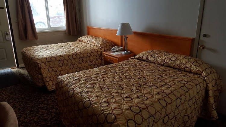 Aspen Motor Inn3