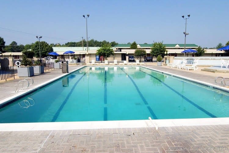 Howard Johnson Petersburg Fort Lee at I-95 and I-2952