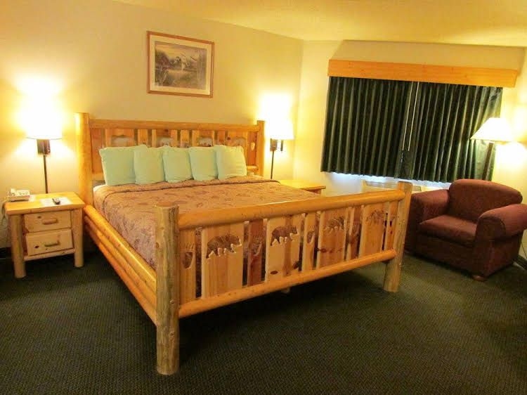 เชลล์ เลก ลอดจ์ อะ ทราเวลลอดจ์ บาย วินด์แฮม (Shell Lake Lodge, a Travelodge by Wyndham)1
