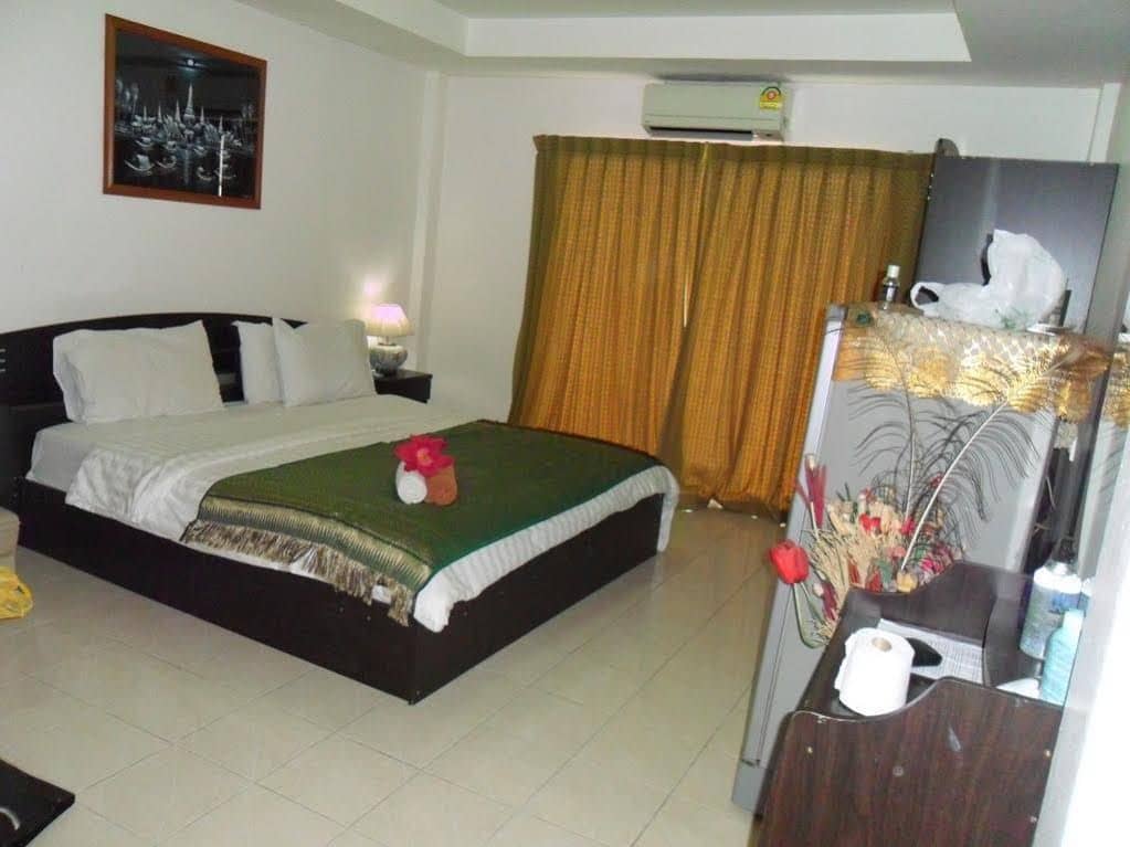 Malee bar apartment Malee bar apartment