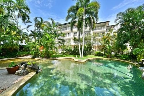Golden Sands Beachfront Resort (Cairns Golden Sands Beachfront Apartments)0