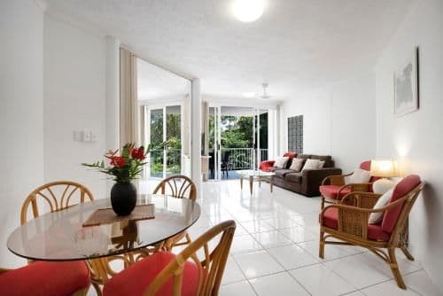 One-Bedroom Apartment - Pool View