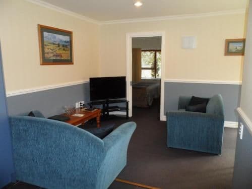 Two-Bedroom Unit with Spa Bath